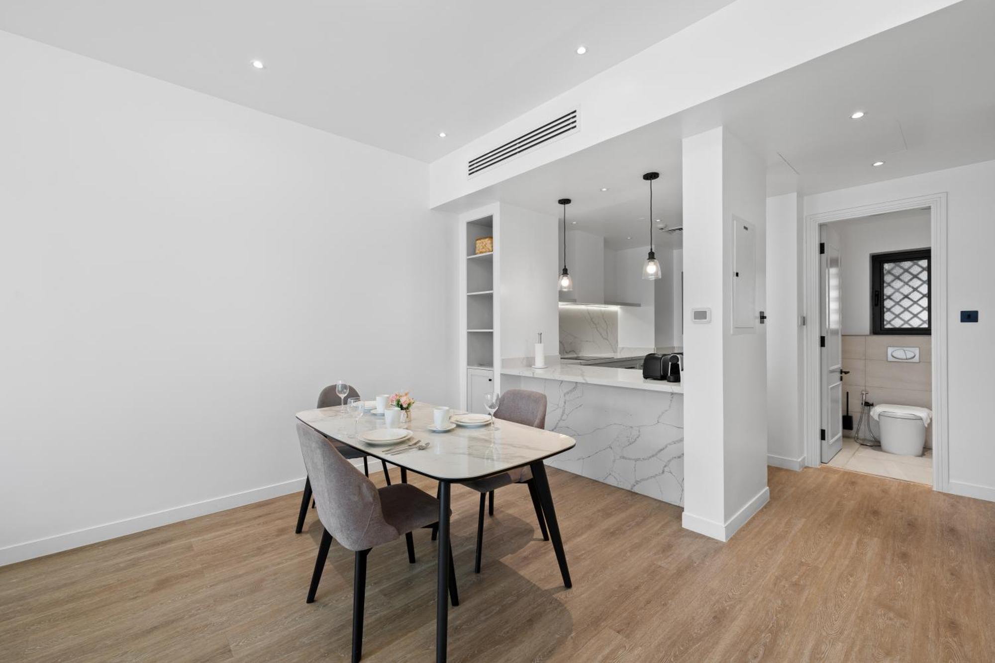 Modern Comfort Chic 1br Direct Access To Mall