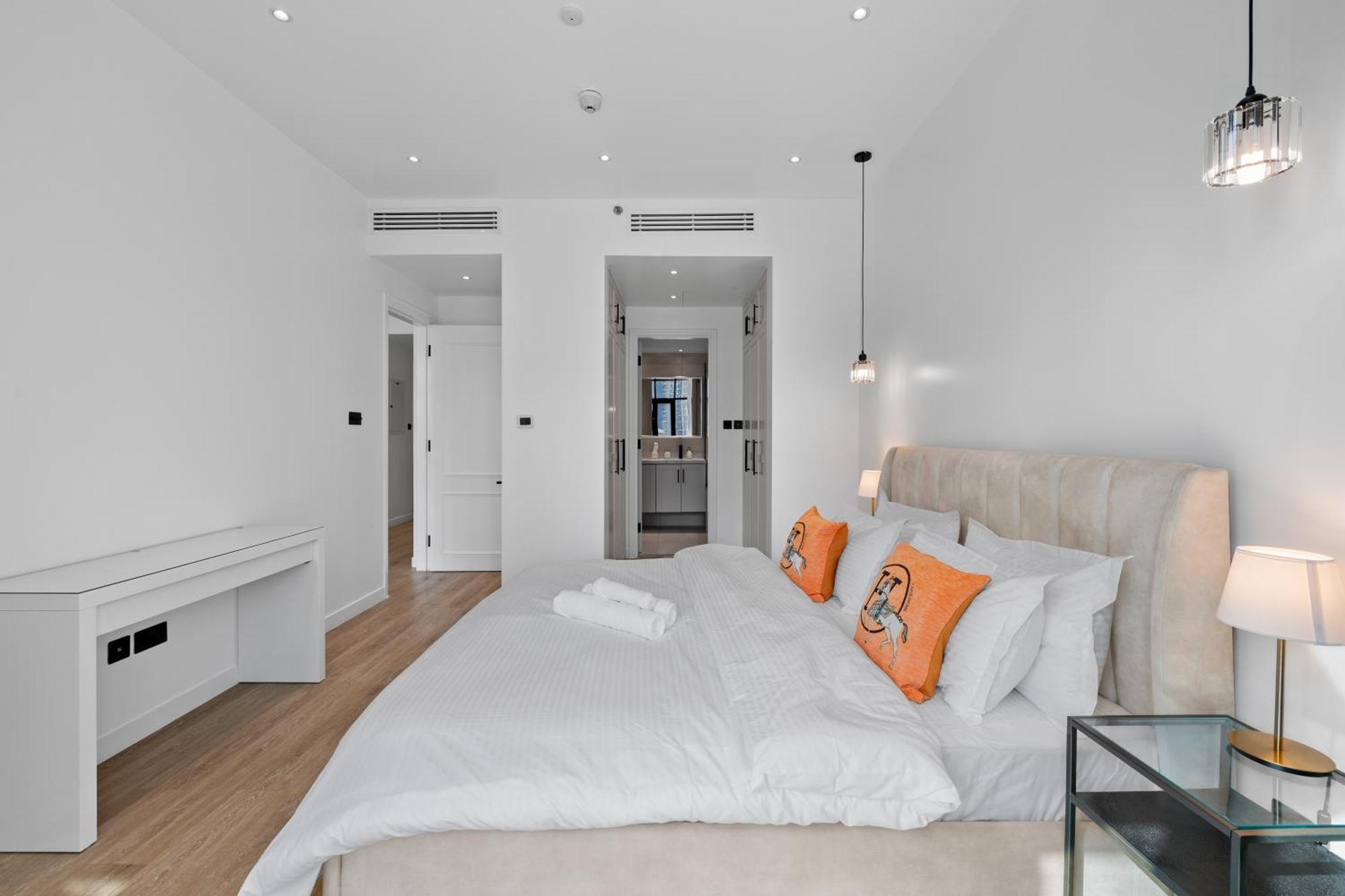 Modern Comfort Chic 1br Direct Access To Mall Apartment Dubai