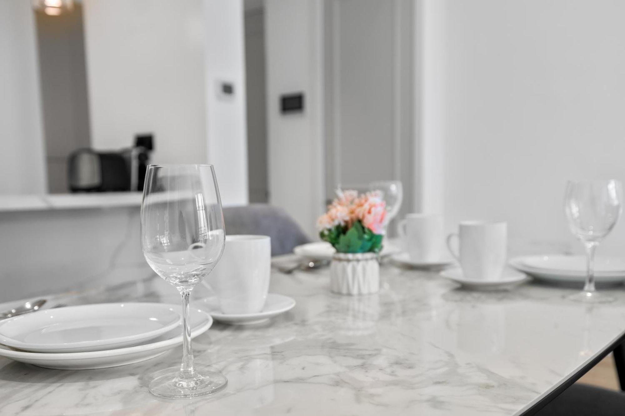 Modern Comfort Chic 1br Direct Access To Mall Dubai