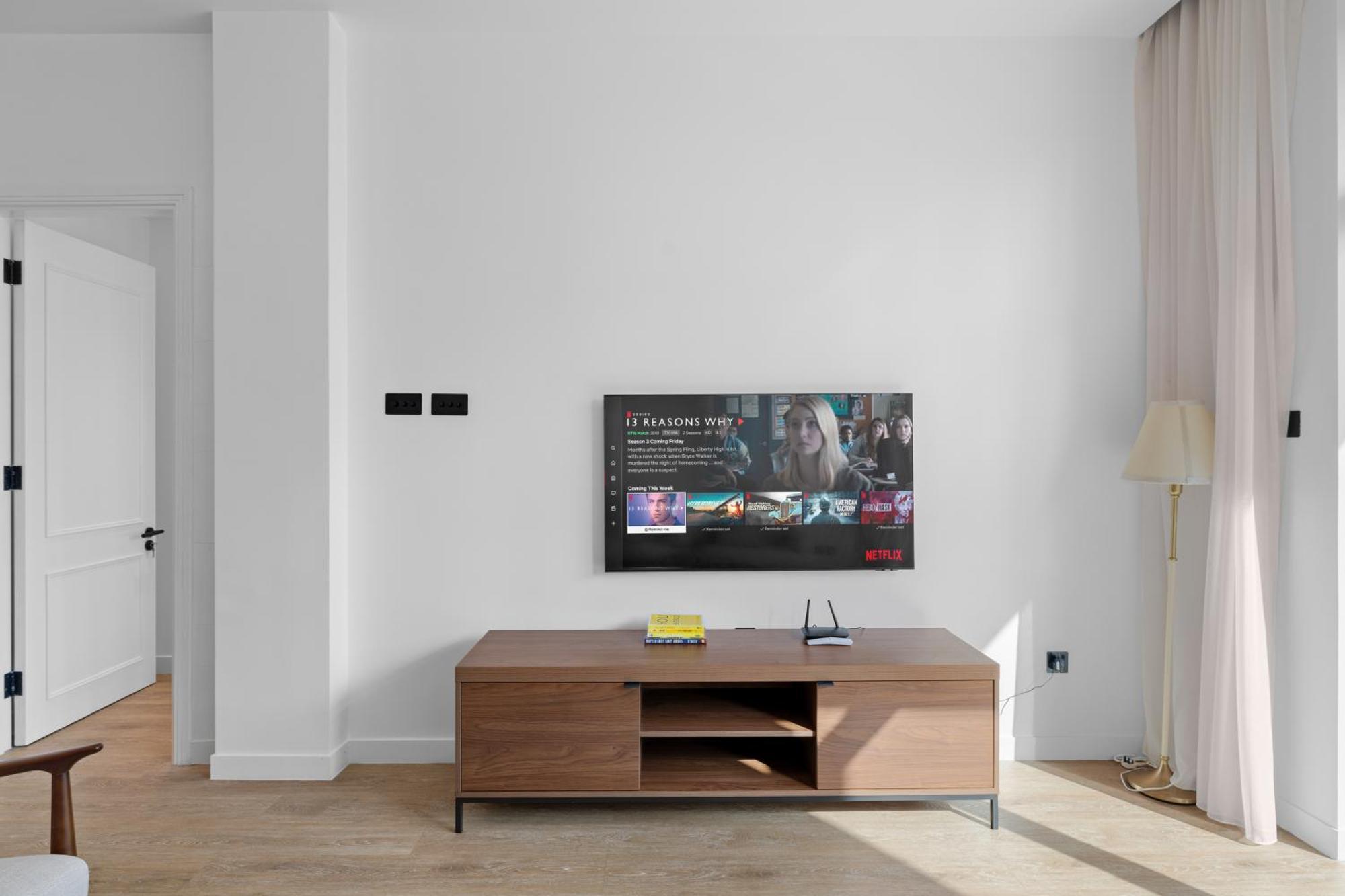 Modern Comfort Chic 1br Direct Access To Mall Apartment