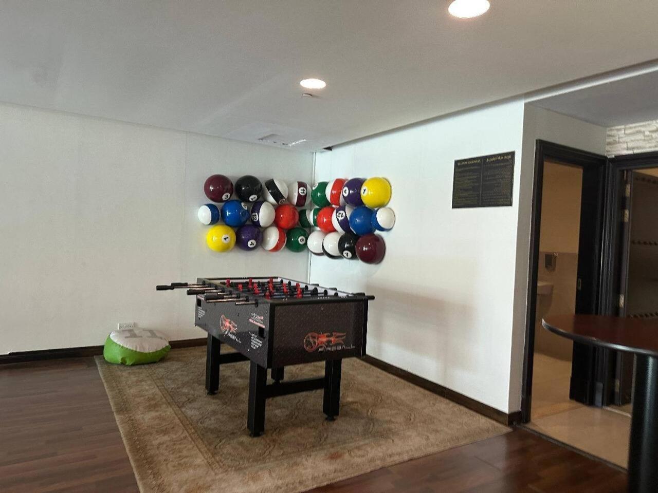 Modern Comfort Chic 1br Direct Access To Mall Apartment